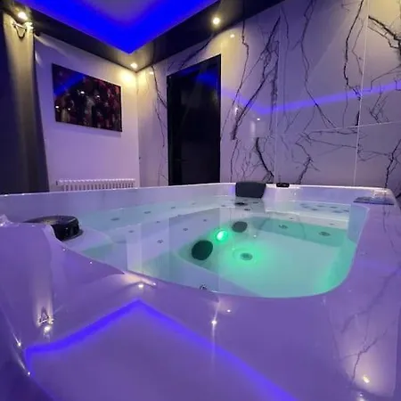 Apartment La Casa De 2.0 Jacuzzi & Cinema Prive