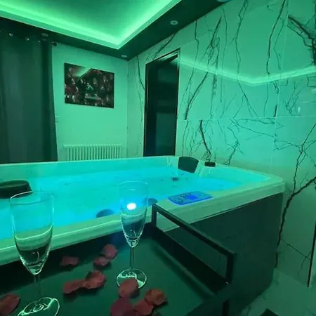 La Casa De 2.0 Jacuzzi & Cinema Prive Melun