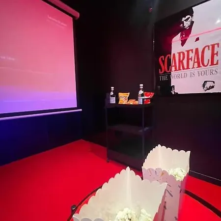La Casa De 2.0 Jacuzzi & Cinema Prive * Melun
