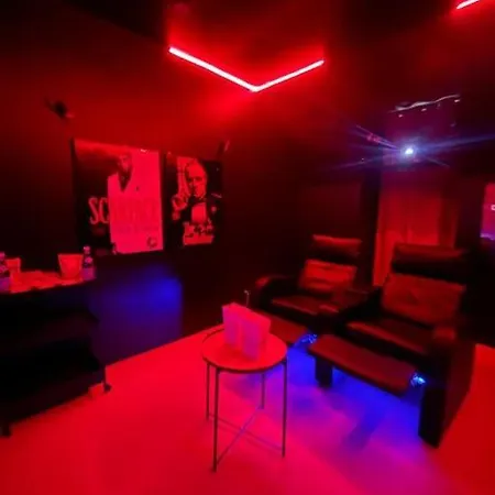 La Casa De 2.0 Jacuzzi & Cinema Prive Apartment *