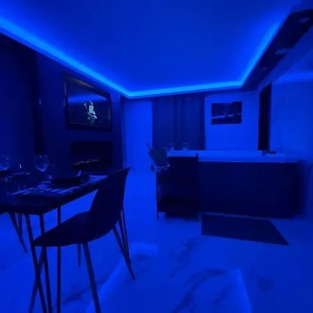 La Casa De 2.0 Jacuzzi & Cinema Prive Apartment *